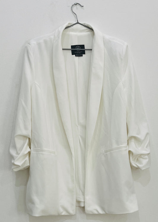 White cropped sleeve blazer